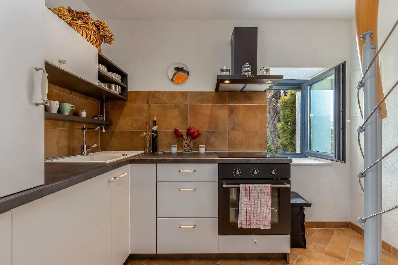 Apartment Li Тар