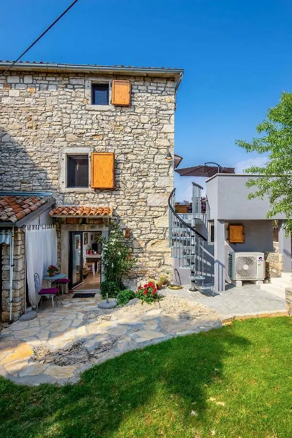 Apartment Li Tar-Vabriga 0*,