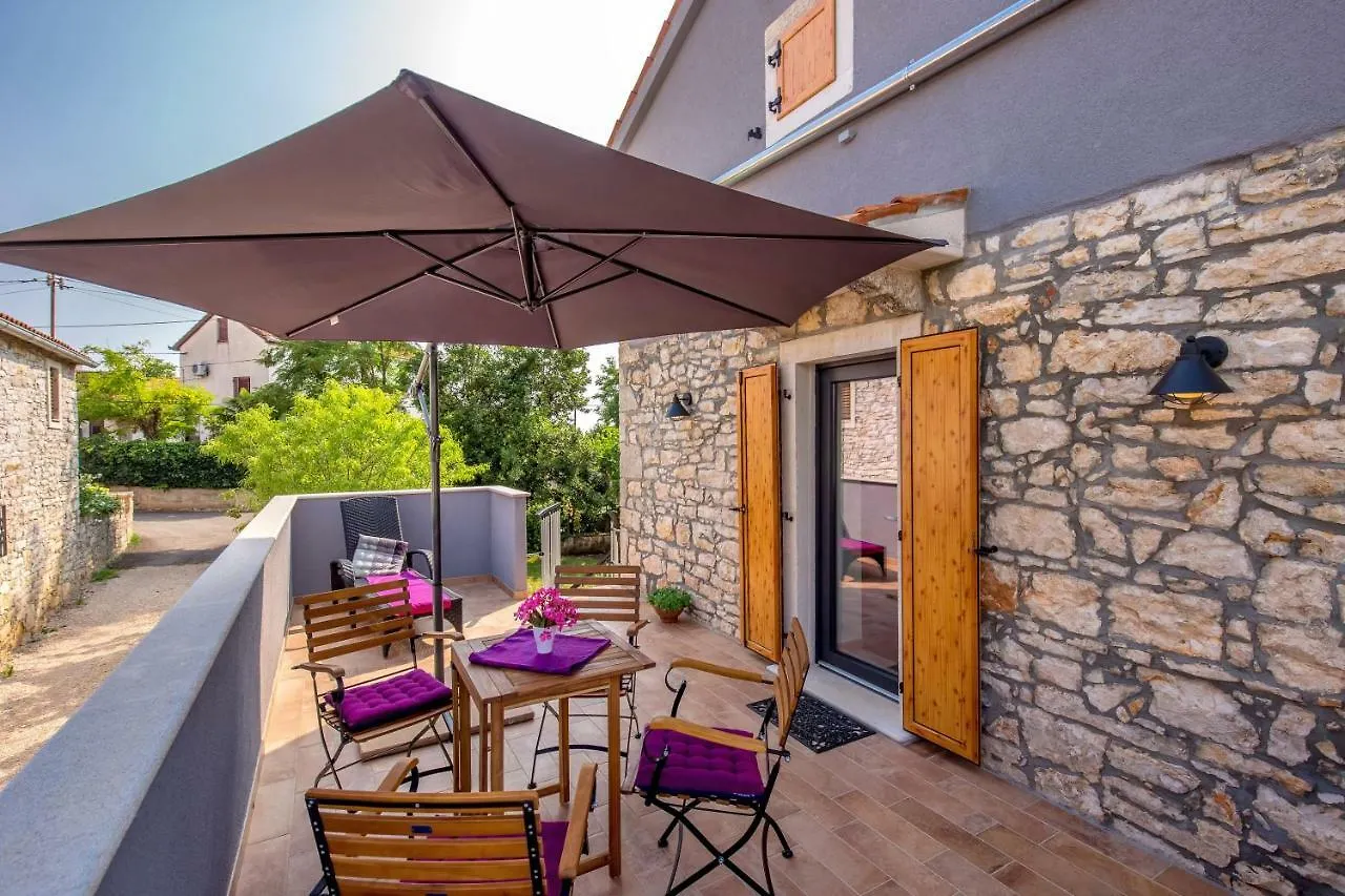 Apartment Li Tar-Vabriga